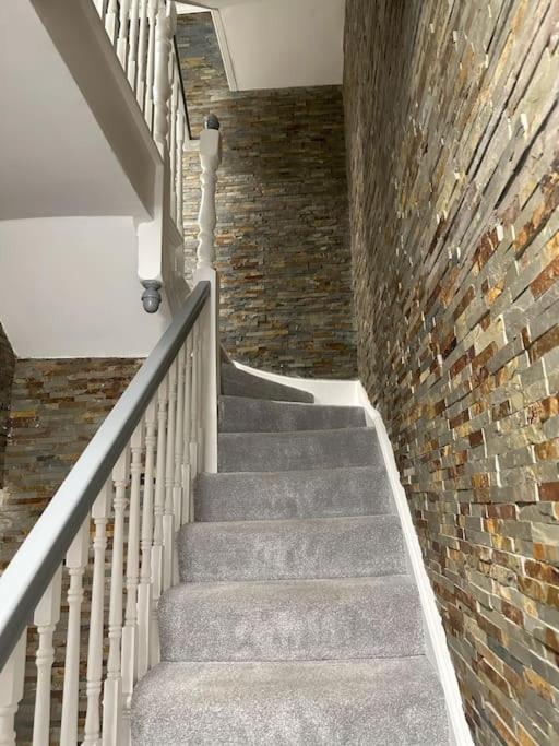 Centre- 2 Bed Flat Apartment High Wycombe