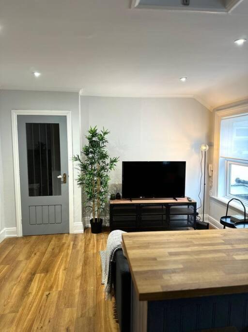 Centre- 2 Bed Flat Apartment