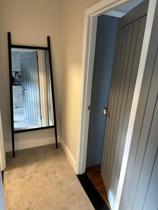 Apartment Centre- 2 Bed Flat High Wycombe